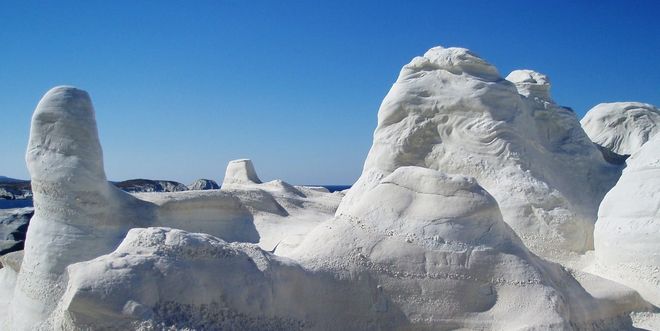 Le formazioni rocciosa della spiaggia di Sarakiniko, a Milos