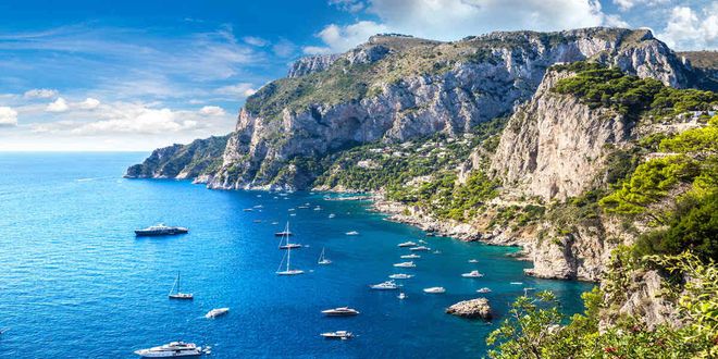 Vista panoramica sulla costa di Capri