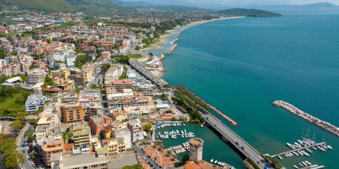 La città e il lungomare di Formia nel Lazio