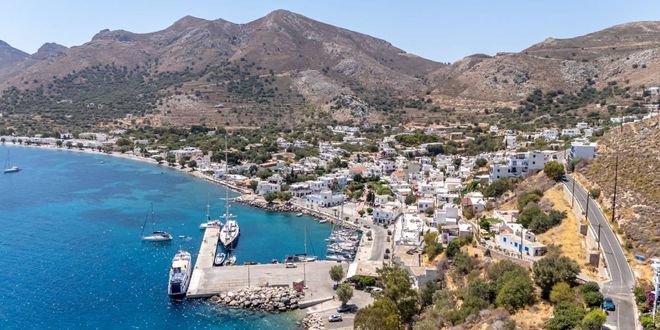 Το λιμάνι στα Λιβάδια της Τήλου
