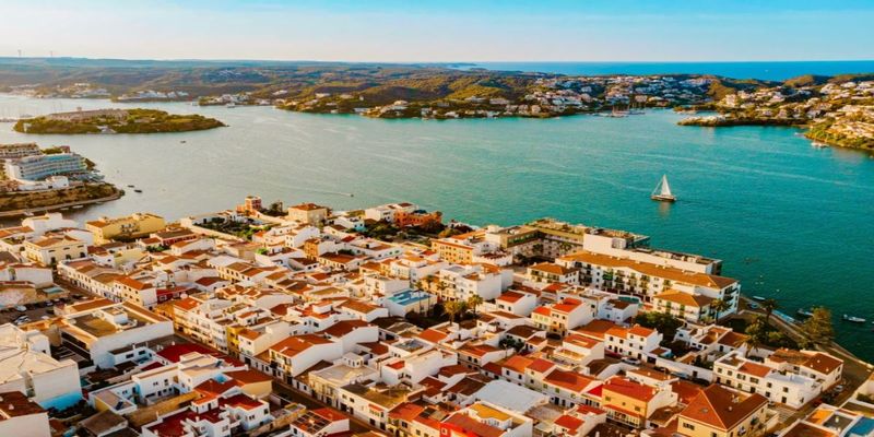 Ferries a Menorca