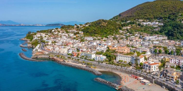 Fähre von Neapel nach Casamicciola Terme