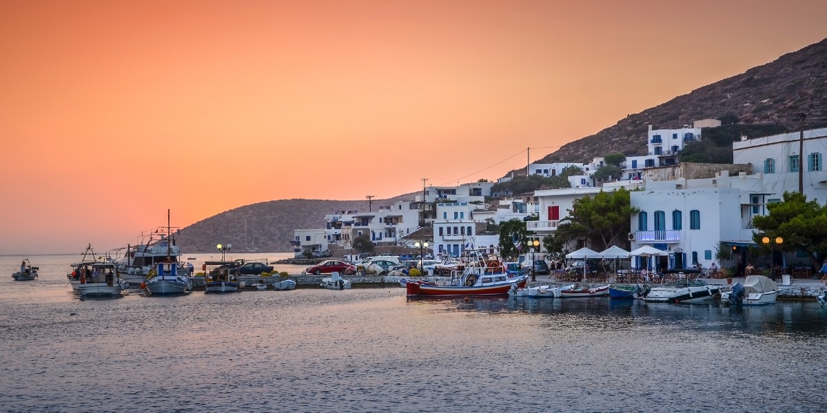 Il porto di Katapola, ad Amorgo