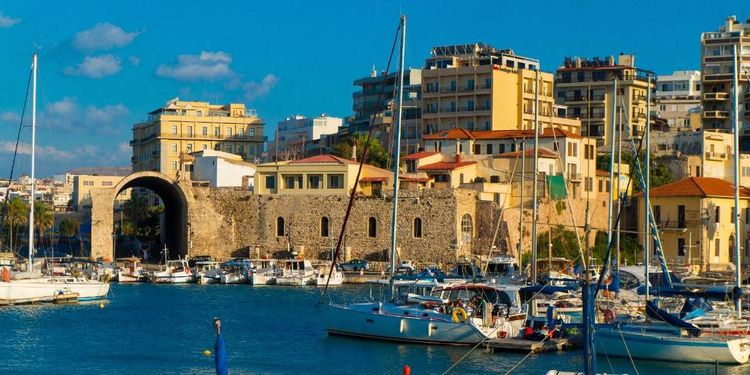 Athens (Piraeus) - Heraklion