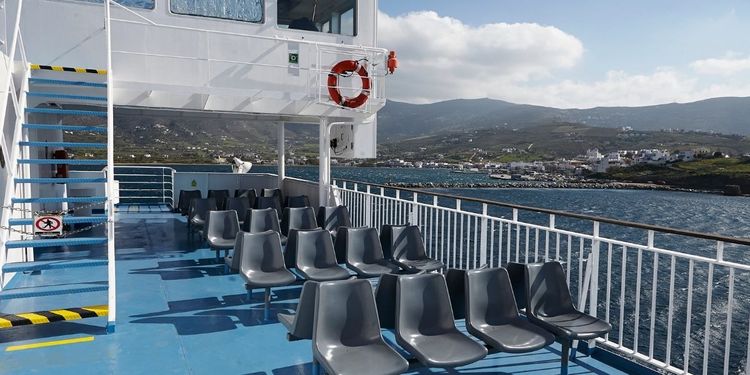 Ferry de Atenas (Rafina) para Andros