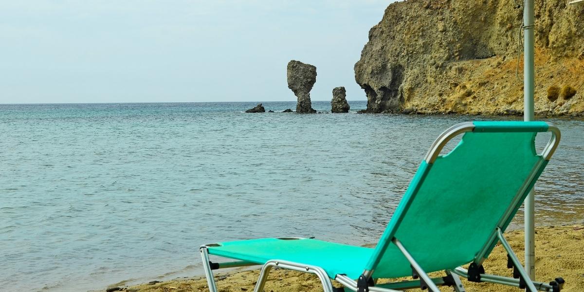 Ξαπλώστρα σε παραλία της Λήμνου