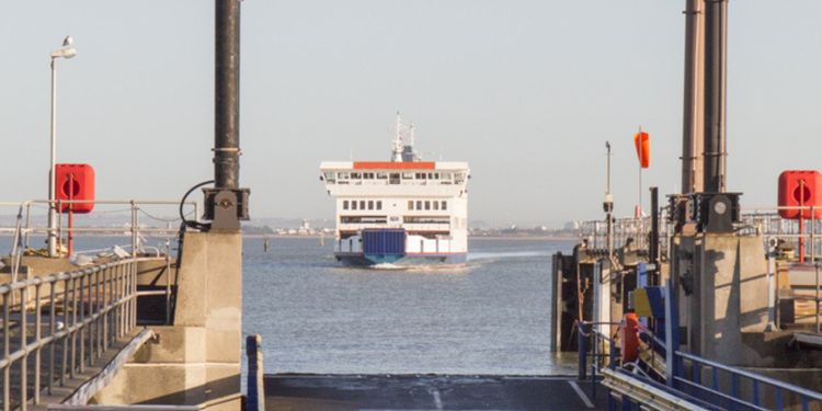 Fähre von Portsmouth nach Fishbourne