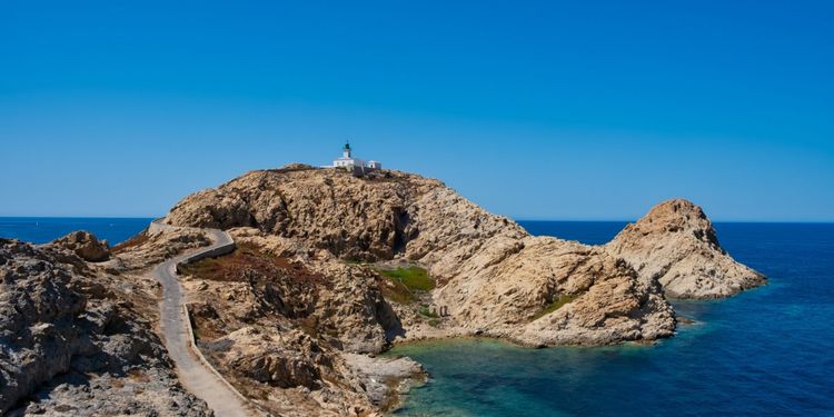 Färja från Toulon till L'Île-Rousse