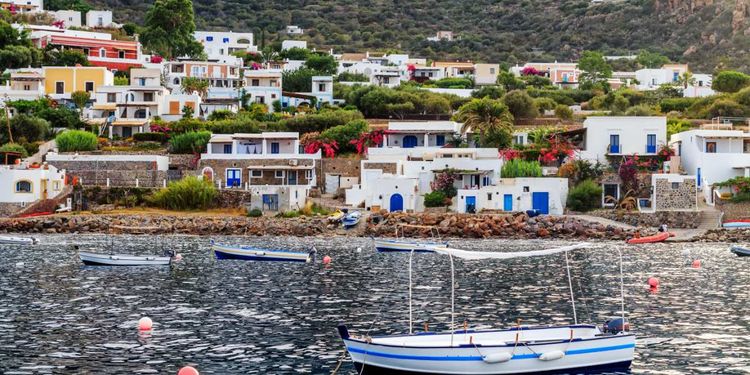 Ферибот от Аликуди до Панарея