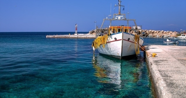 Boat at the port of Donoussa