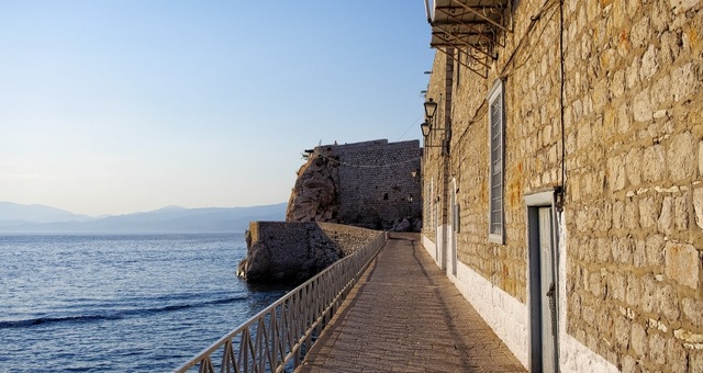 Alley near the port of Hydra