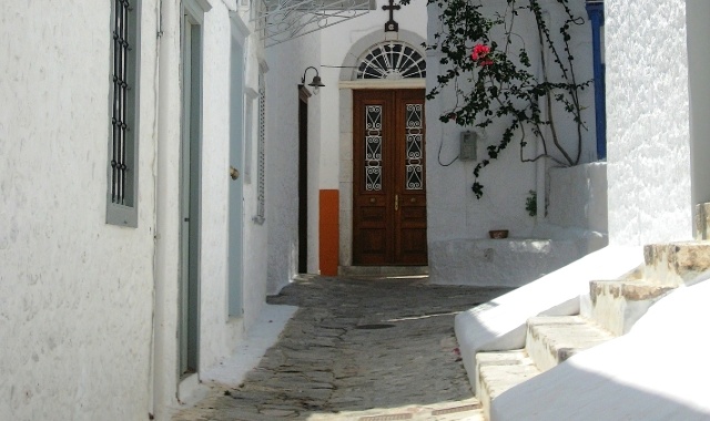 Stone-paved alley in Hydra