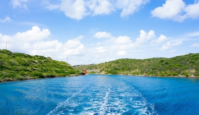 Ferry saliendo de Menorca