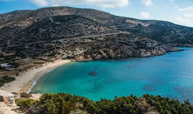 Θέα της παραλίας Κέδρος στη Δονούσα, Μικρές Κυκλάδες