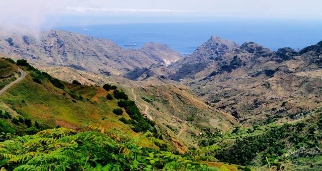 Blick zum Meer über Teneriffas Anaga-Park hinweg