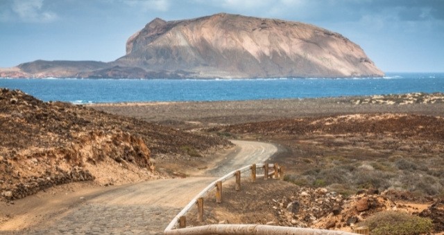 Hiking trail close to the beach in La Graciosa