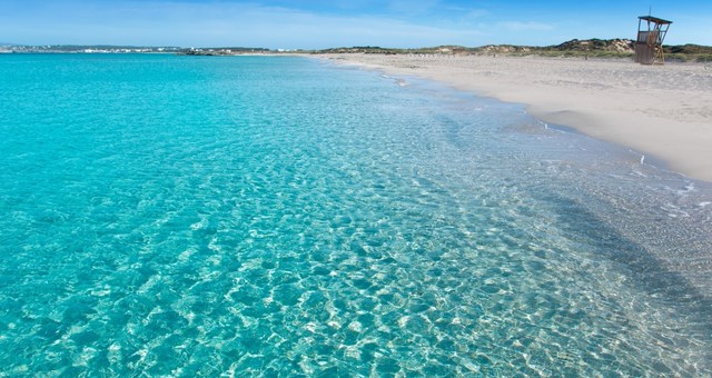 Le acque turchesi della spiaggia di Llevant a Formentera