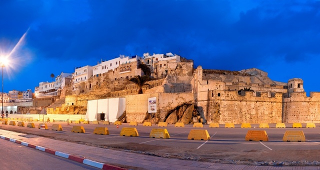 Le fragment de fortification de Borj Dar El-Baroud à Tanger, Maroc