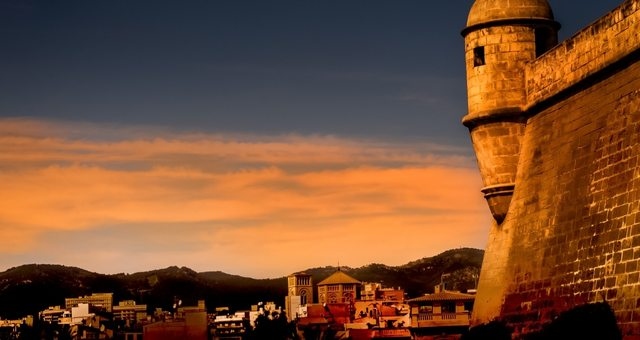 Palma am Abend, von der Kathedrale von Mallorca aus gesehen