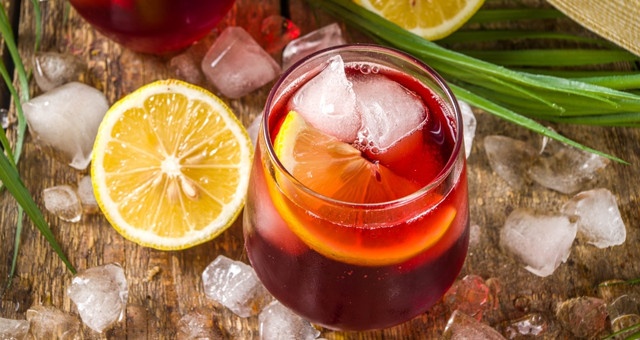 “Tinto de verano” cocktail with Spanish summer red wine