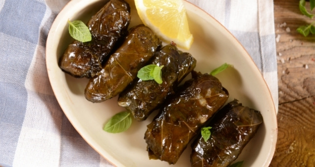 5 pieces of a Cretan Greek dish called dolmadakia gialatzi