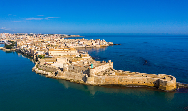 Vista aerea del centro di Siracusa e dell'isola di Ortigia, Sicilia