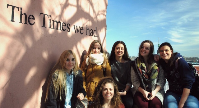 A group of friends at the Kohtutuotsa viewpoint, Tallinn