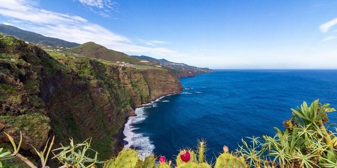 La costa frastagliata e il paesaggio verdeggiante di La Palma, Isole Canarie
