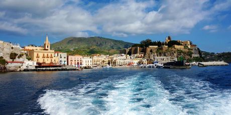 Vehicle regulations on the Aeolian Islands