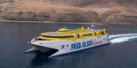 El Bentago Express, uno de los ferries de alta velocidad de Fred. Olsen Express