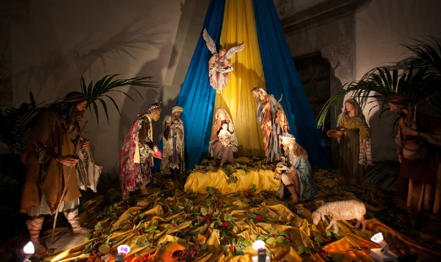 Un presepe allestito nel Duomo di Cefalù