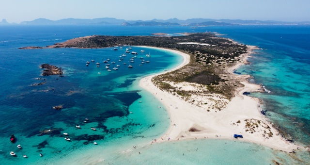 Die Strände von Ses Illetes auf der Insel Formentera, Balearen, Spanien
