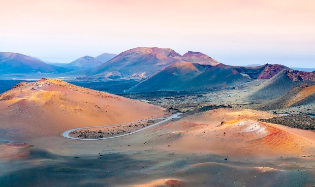 Vulcani e crateri del Parco Nazionale di Timanfaya a Lanzarote, Isole Canarie