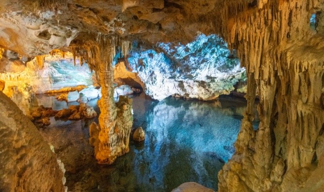 Tropsteine in der Neptungrotte bei Alghero, Sardinien