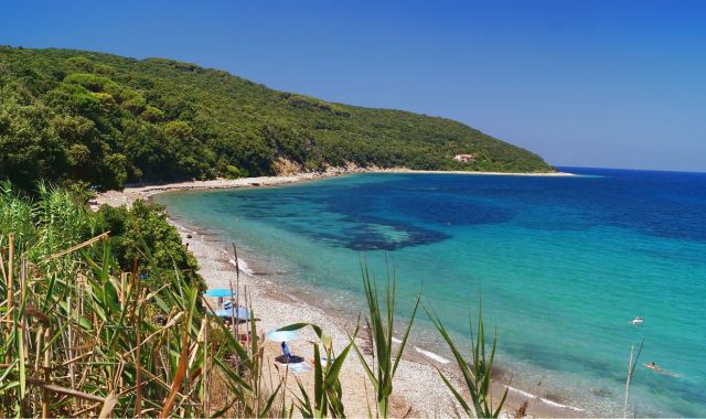 Spiaggia vicino al porto di Cavo, sull'Isola d'Elba
