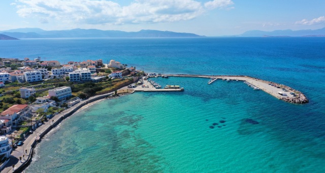 Il porto di Megalochori ad Agistri