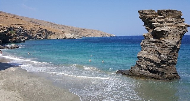 La famosa spiaggia "Tis Grias To Pidima" ad Andro