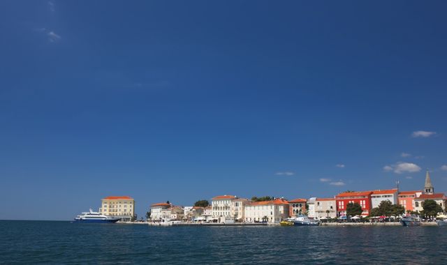 Traghetti al porto di Parenzo