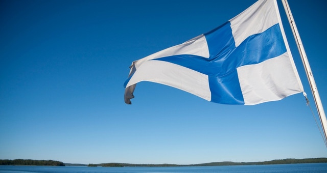 A Finnish flag on a ferry near the port of Hanko