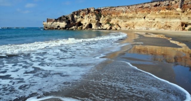 Windy day at the Caves of Nero beach 