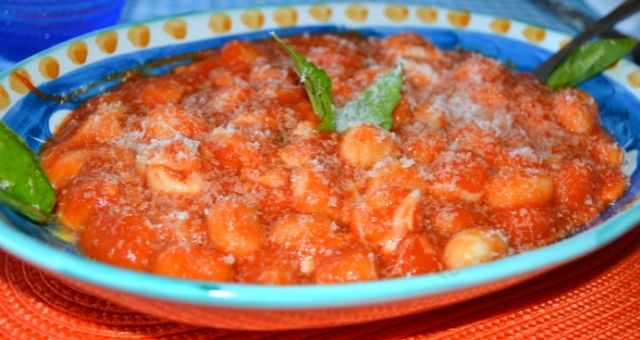 Piatto di gnocchi alla sorrentina 