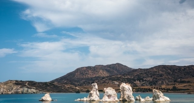 Die Badebucht Ellinika auf Kimolos