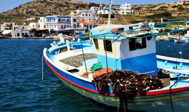 Barca da pesca nel porto di Lisso