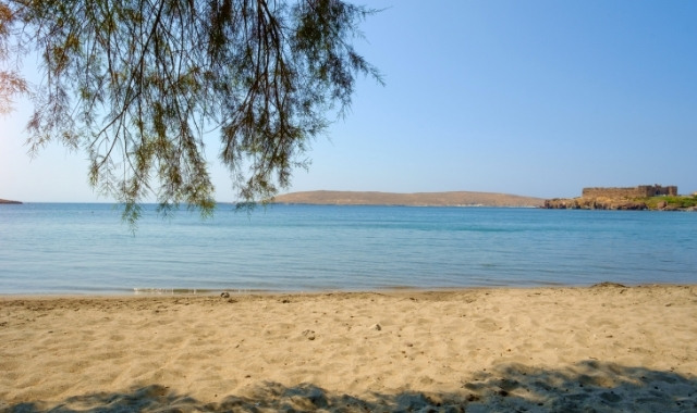 La playa de arena dorada de Sigri, en Lesbos