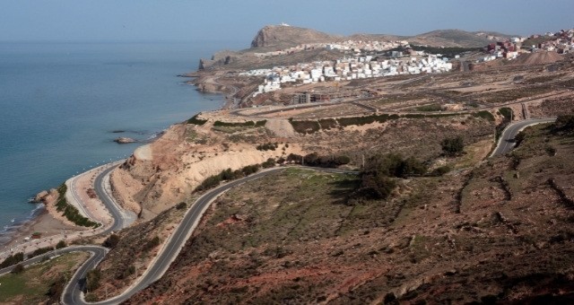 Eine Küstenstraße in der Gegend von Al Hoceima 