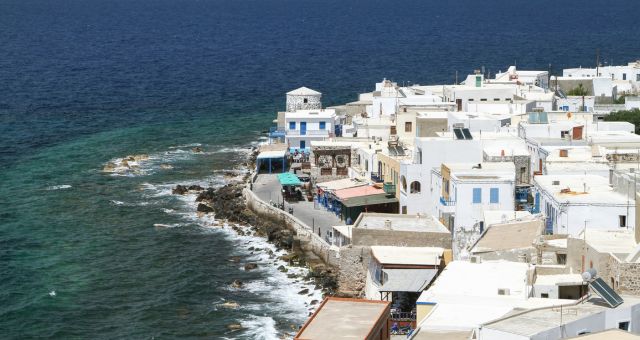 Blick über die Dächer von Mandraki auf Nisyros