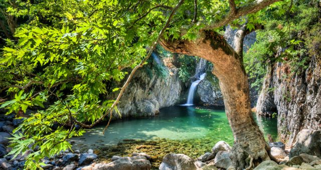 Ein natürliches Bad mit Wasserfall auf Samothraki