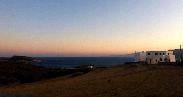 Eingehende Nacht auf der Insel Schinoussa, Griechenland