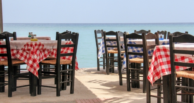 Una taverna con vista mare a Sitia