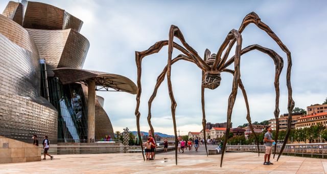 Giant spider next to the Guggenheim museum, Bilbao